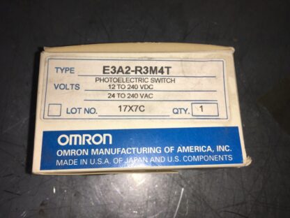 Omron Photoelectric switch, E3A2-R3M4T, NOS, ADI-1085