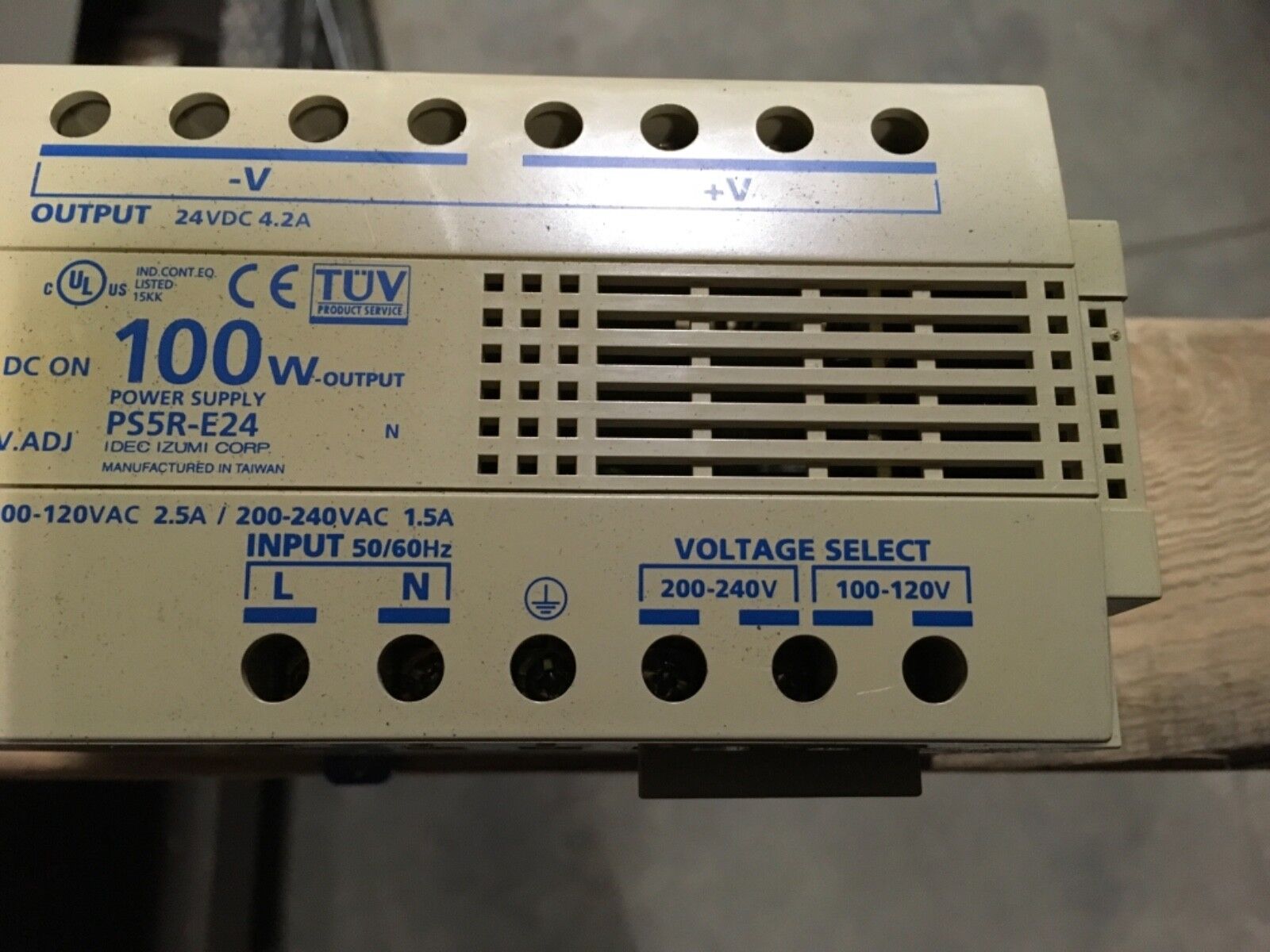 idec 100W power supply, PS5R-E24, output-24vdc 4.2A, input 100-240vac, - Image 2