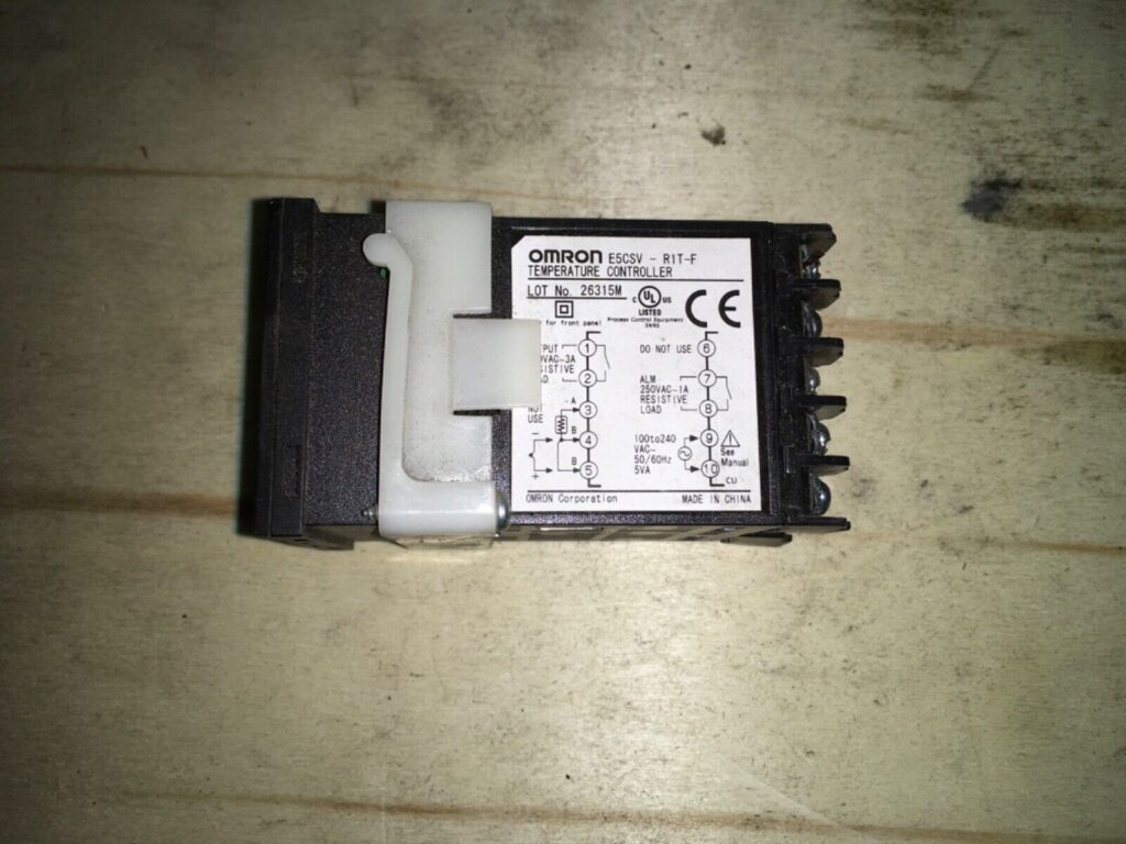Omron Temperature Controller, E5CSV, ADI-1183 - Image 2