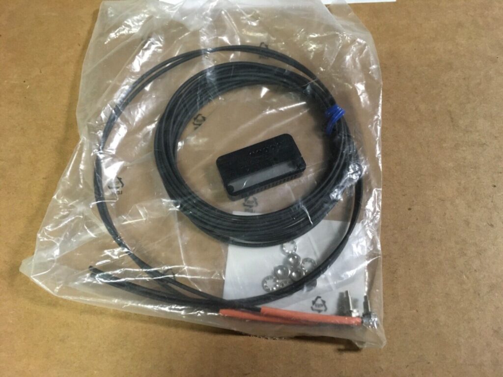 Omron photoelectric switch fiber unit, E32-T11N, KP-303 - Image 2