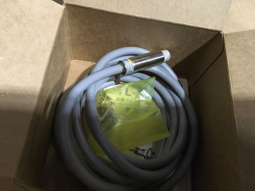OMRON TL-X5ME2, PROXIMITY SWITCH, 10 TO 40 VDC, NIB, DR-745/1 - Image 2