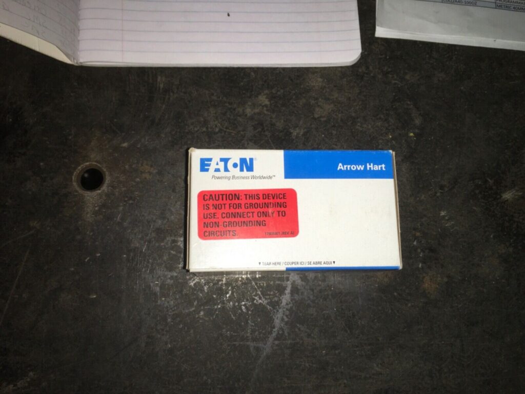 Eaton Arrow Hart Cooper, Plug, AHL1820C, NOS, KP-49 - Image 2