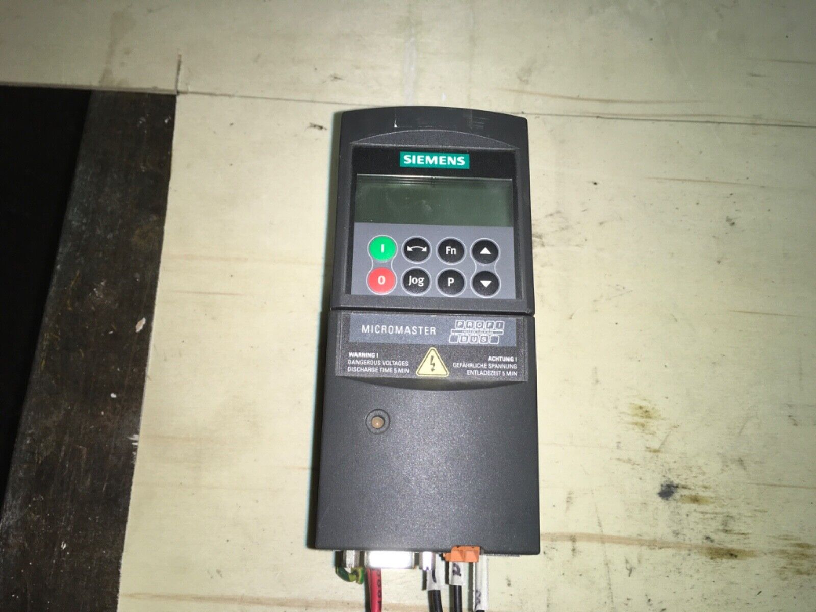 Siemens MicroMaster 440 PROFI BUS, 6SE6440-2AB17-5AA1,some fronts need tape