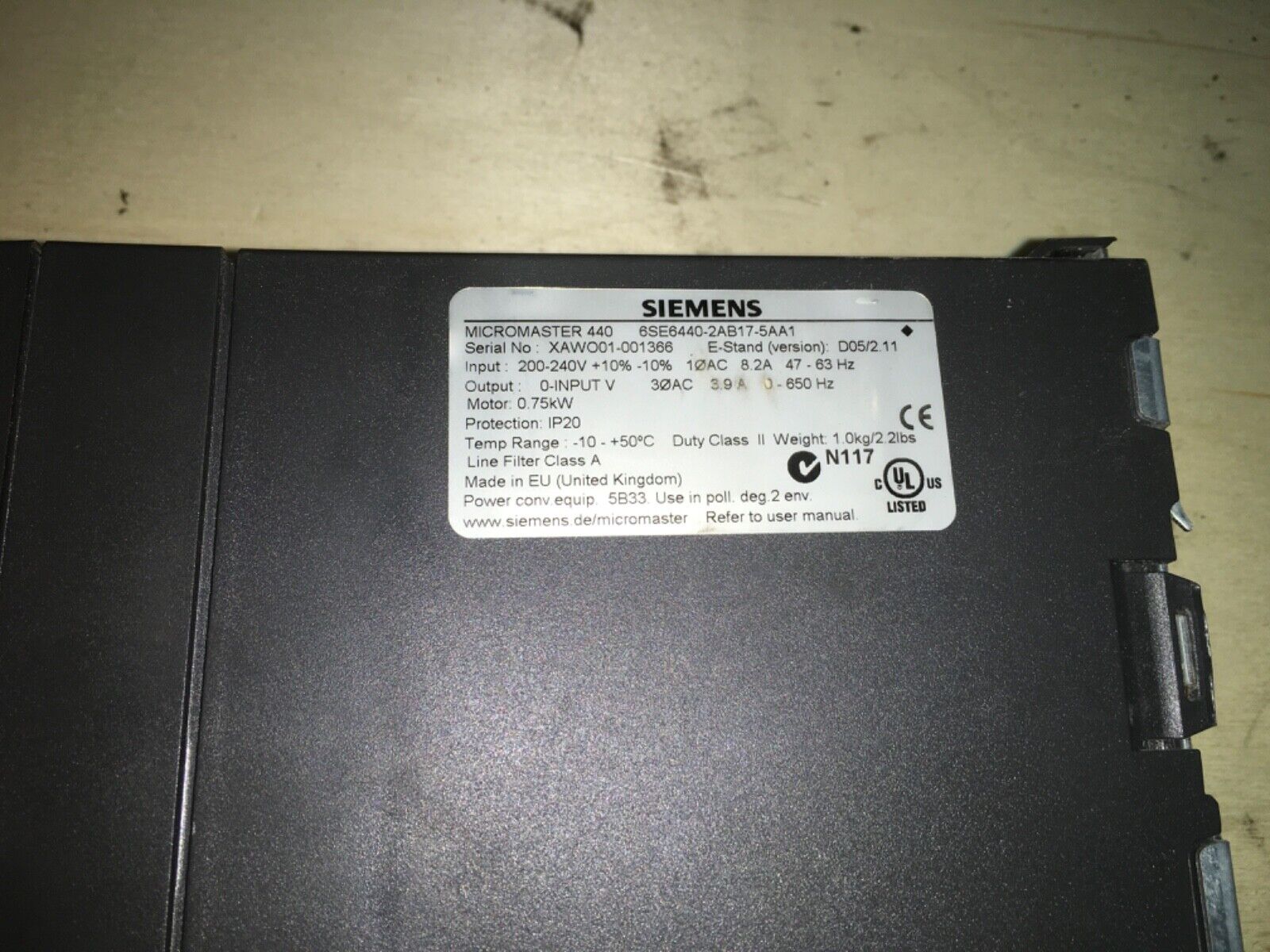 Siemens MicroMaster 440 PROFI BUS, 6SE6440-2AB17-5AA1,some fronts need tape - Image 2