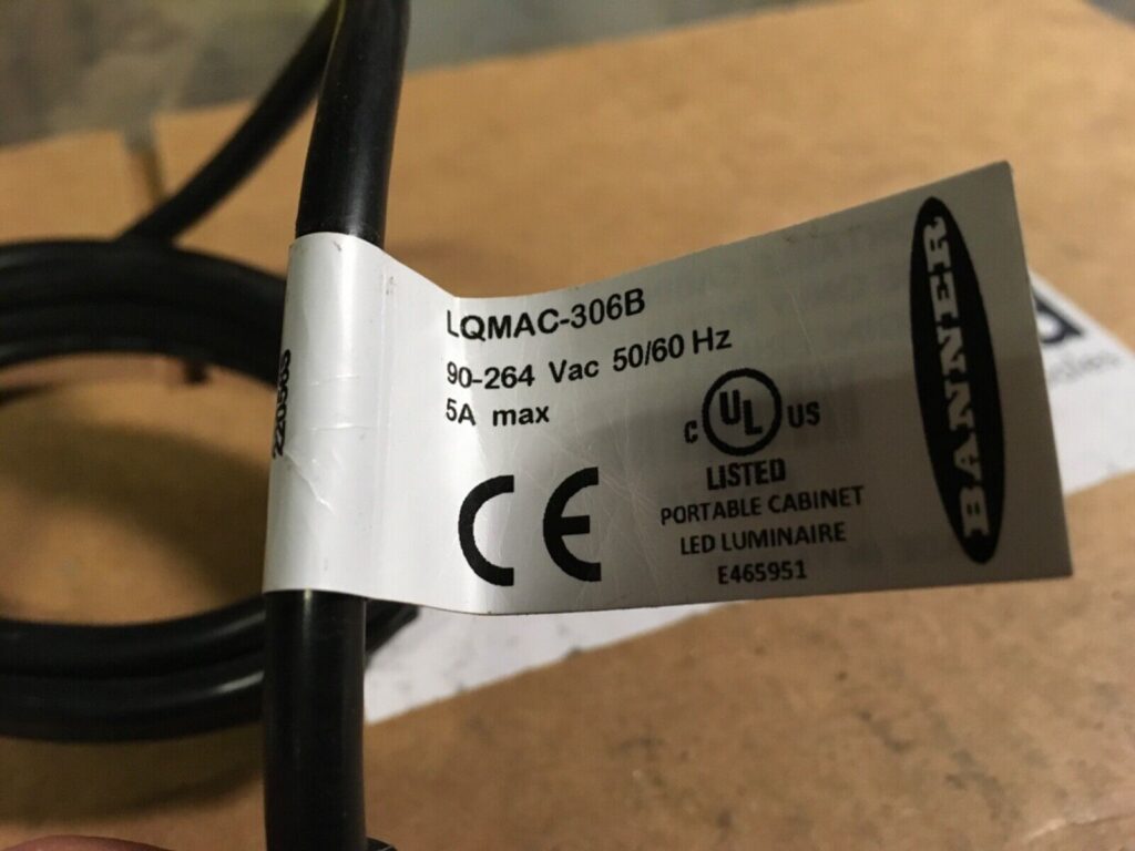 Banner portable cabinet led luminaire, LQMAC-306B, NOS, KP-487