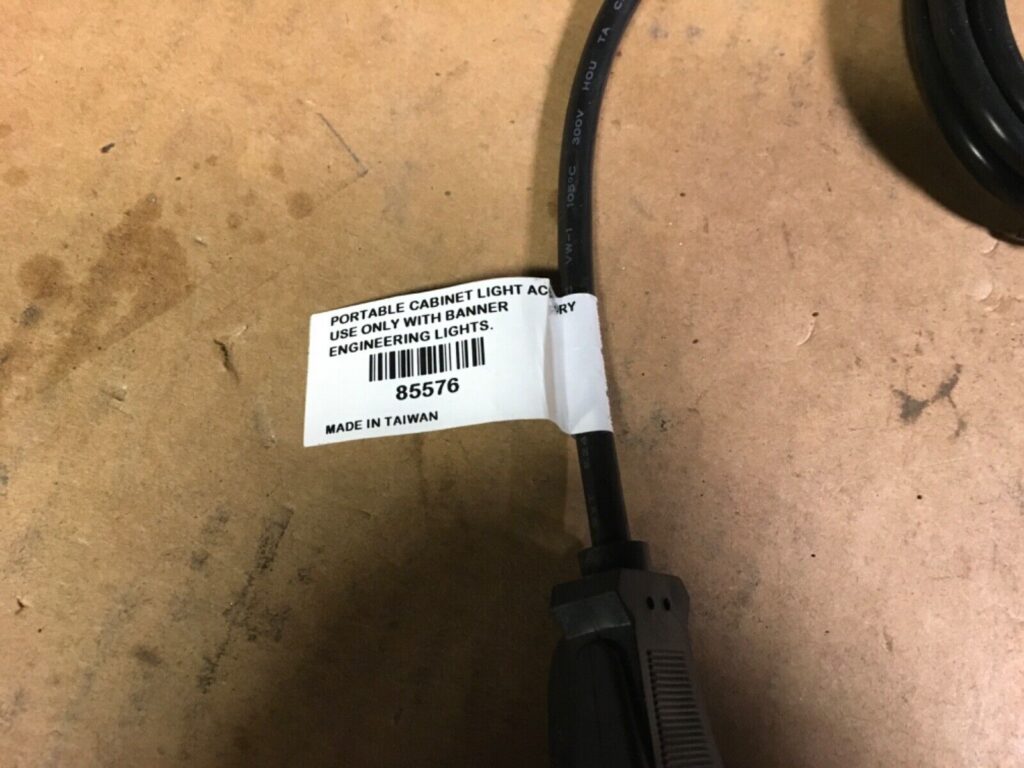 Banner portable cabinet led luminaire, LQMAC-306B, NOS, KP-487 - Image 3