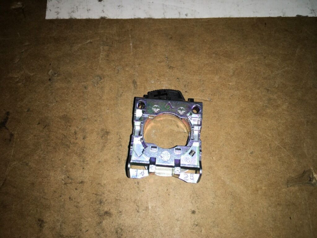 Allen Bradley mounting latch, ALBR800FALM, NOS, KP-515 - Image 2