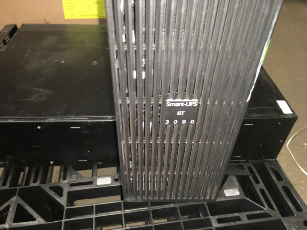 APC UPS power supply system, SURTD3000XLI, LG-2065 - Image 2