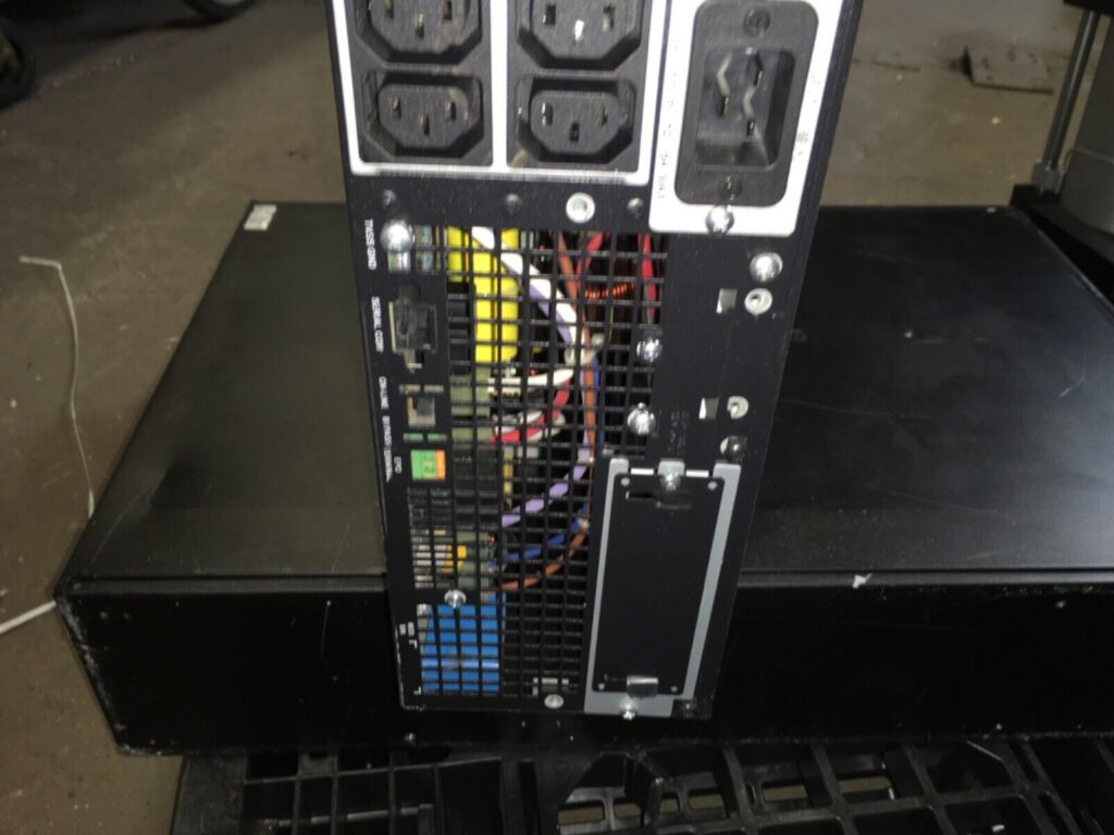 APC UPS power supply system, SURTD3000XLI, LG-2065 - Image 4