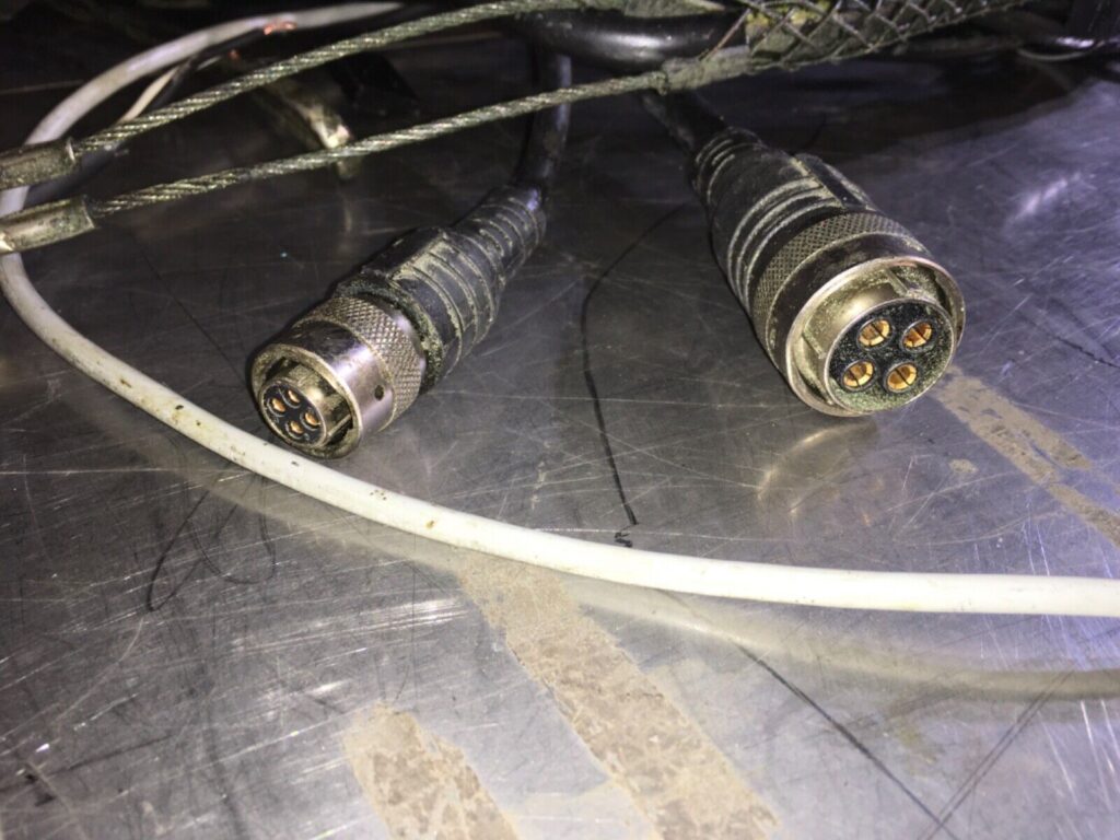 Allen Bradley Servo motor cables leads, 2090-XXNPMP-14S09, ADI-1423 - Image 2