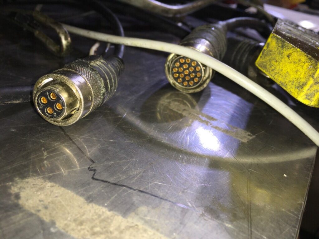 Allen Bradley Servo motor cables leads, 2090-XXNPMP-14S09, ADI-1423 - Image 3