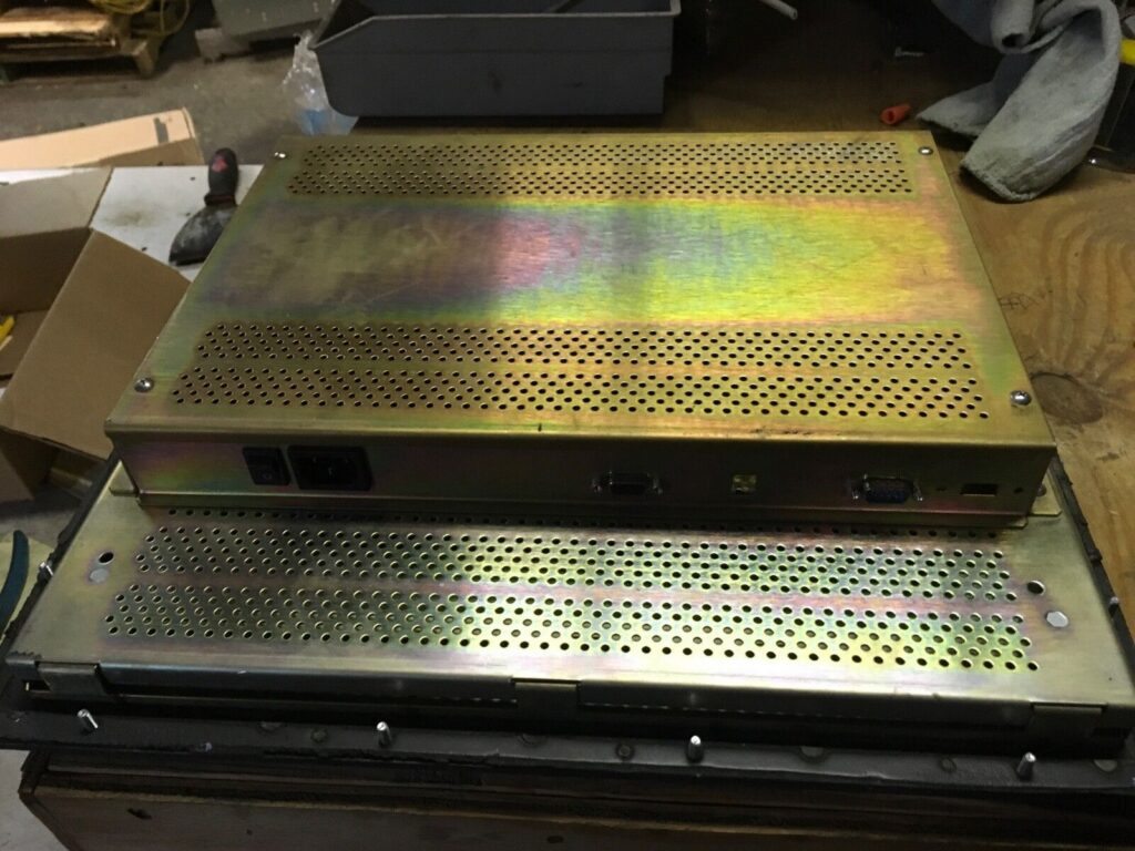Dynics Industrial Screen, P/N: M17TD-00, 17" Screen, warranty, DR-3180 - Image 3