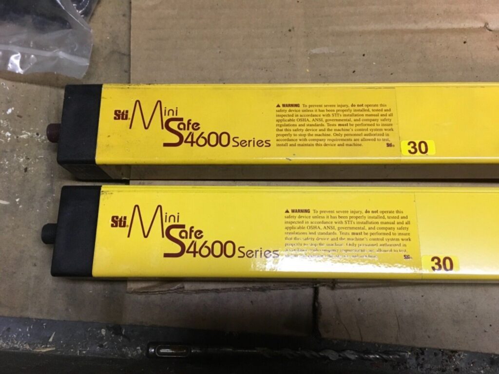 STI safety light curtain, MS46SR-30-1215-Q2-R-NO-FP, MS46-30-1215-Q2-X-SC1