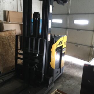 Cat standup fork lift w/reach, 4000lb capacity, ESR20N-36V, w/charger,  JR-280
