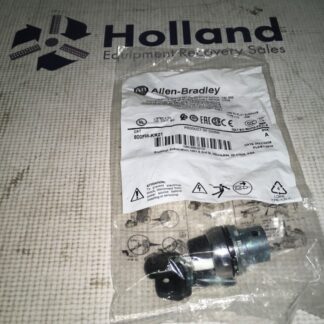 Allen Bradley key spring return selector switch, 800FM-KR21, NOS, LG-2138