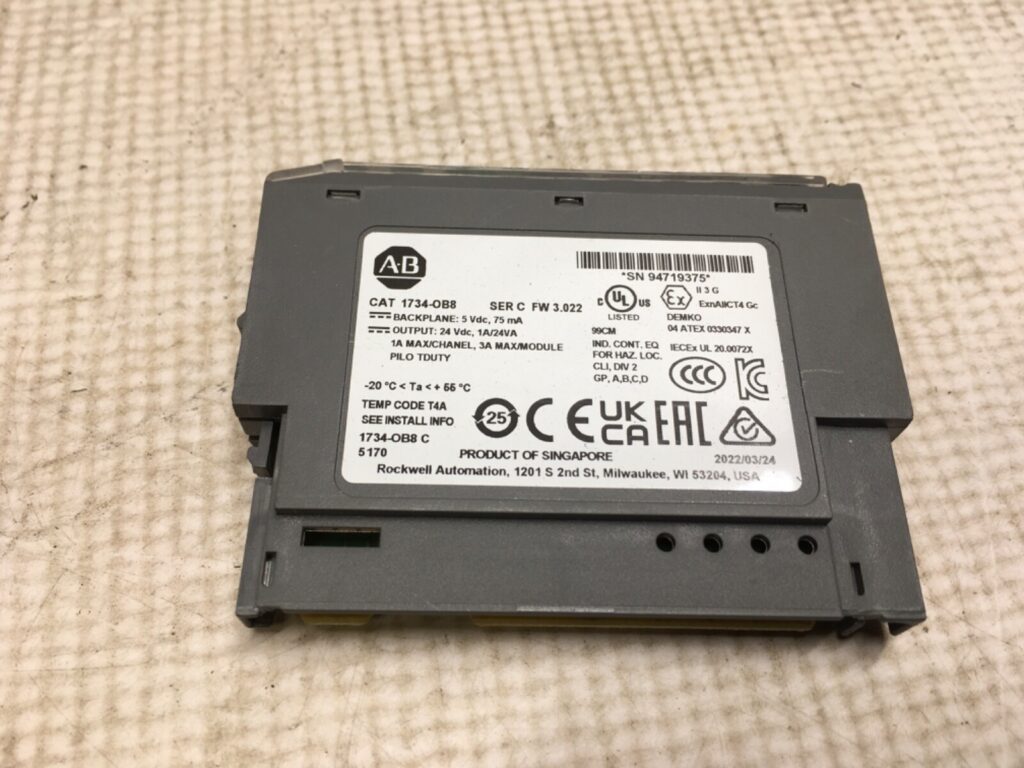 Allen Bradley module, 1734-OB8, 24VDC source output, RJ-5 - Image 2