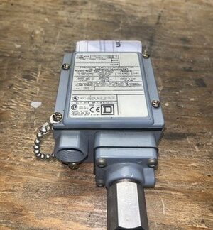Square D Switch #GCW-3, HEHI-2395