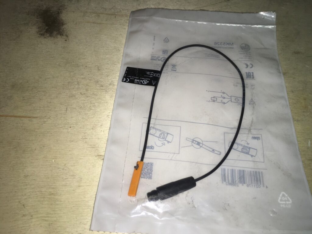 IFM Electronic MK5326, cylinder sensor, NIB, JRM-189 - Image 2