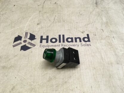 Allen Bradley green push button, 800T-QH2G, NOS, LG-4196