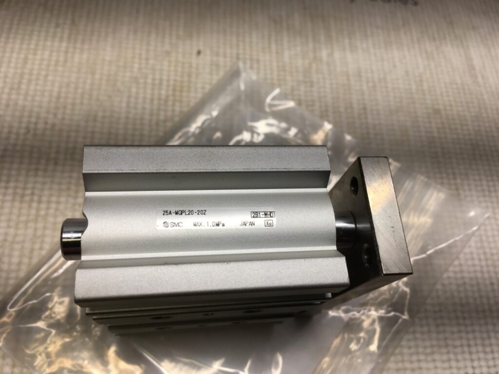 SMC cylinder 25A-MGPL20-20Z, NOS, LG-4208 - Image 2