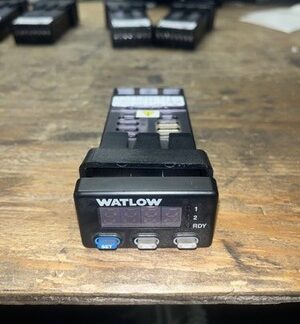 WATLOW Control #935A-1CD0-00R, HEHI-2428