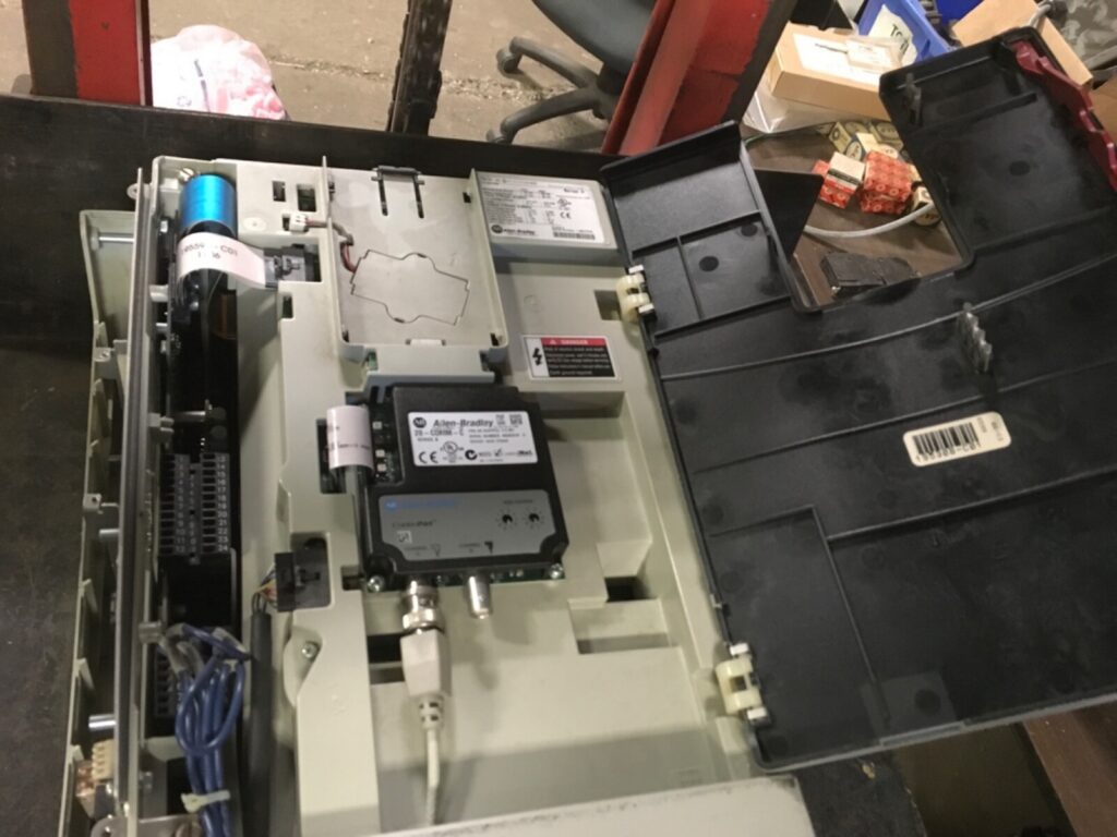 Allen Bradley PowerFlex 700S, 20D D 077 A 0 NYNACASE, ADI-1209 - Image 4