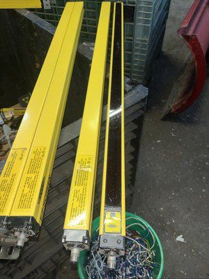 Banner Light Curtains #SLSR30-900Q8, SLSE30-900Q8, New Open Box , Hehi-2531 - Image 3