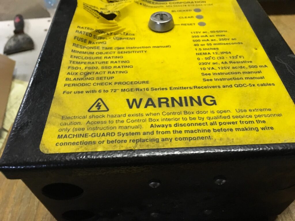 Banner Engineering Machine Guard Control Box, model MGCA-4, pre-owned, (PS-216) - Image 3
