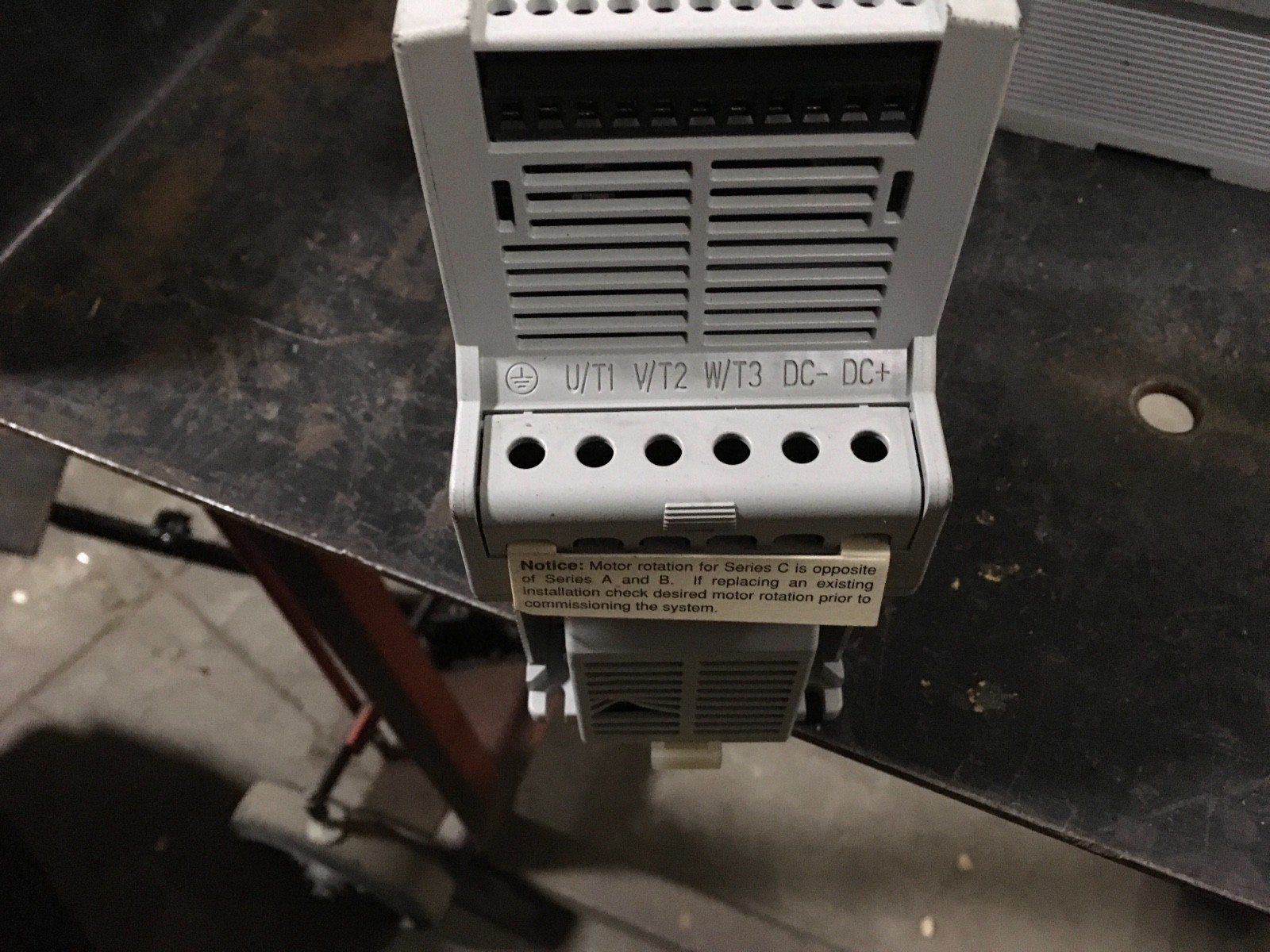 Allen-Bradley 0.75KW/1HP Drive, 160-BA03NSF1P1, frn-7.06, ser-C, 380-460v - Image 2