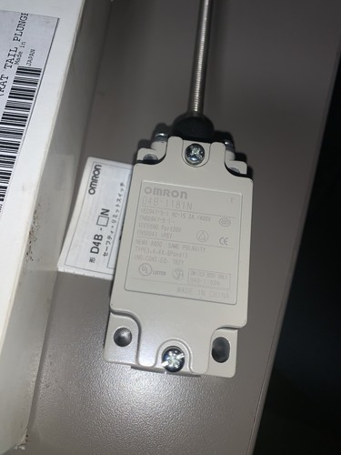 1PCS NEW OMRON D4B-1181N D4B1181N Limit Switch, NOS, (HEHI-1190) - Image 3
