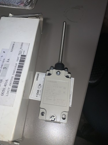 1PCS NEW OMRON D4B-1181N D4B1181N Limit Switch, NOS, (HEHI-1190) - Image 4