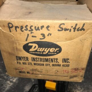 Dwyer Pressure Switch, #1638, NOS, (DR-4590)
