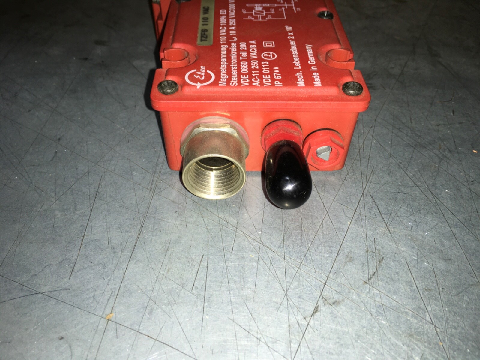 Elan interlock switch, TXFS 110 vac, pre-owned, (ADI-752) - Image 3