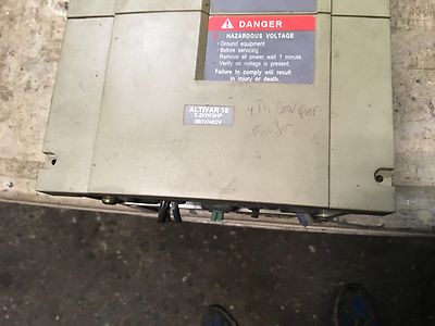 Square-D Telemecanique 2.2kw/3hp drive, #ATV18U41N4 cover screw missing, DR-2965 - Image 5