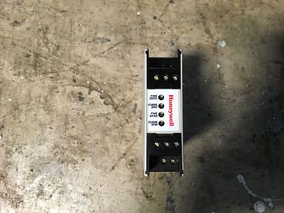 Honeywell Input/Output Select, model-WAC, input-18-36vdc, out +/-5 vdc, (JC-117)