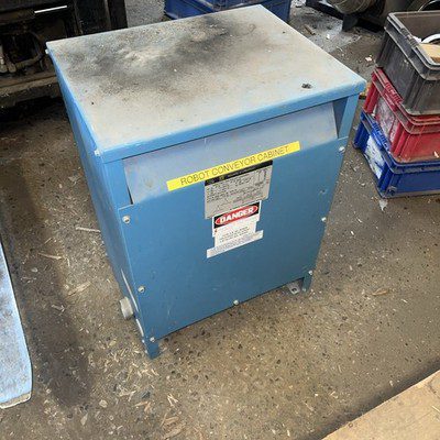 Square D Transformer #30T6H, 30kva 480-240v , HEHI-2724