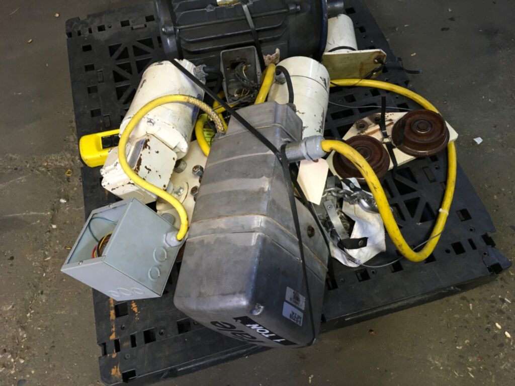 YALE 1 ton 3phase hoist with motor trolley, KEL1-10RT1551, 230/460v, (ADI-1507)