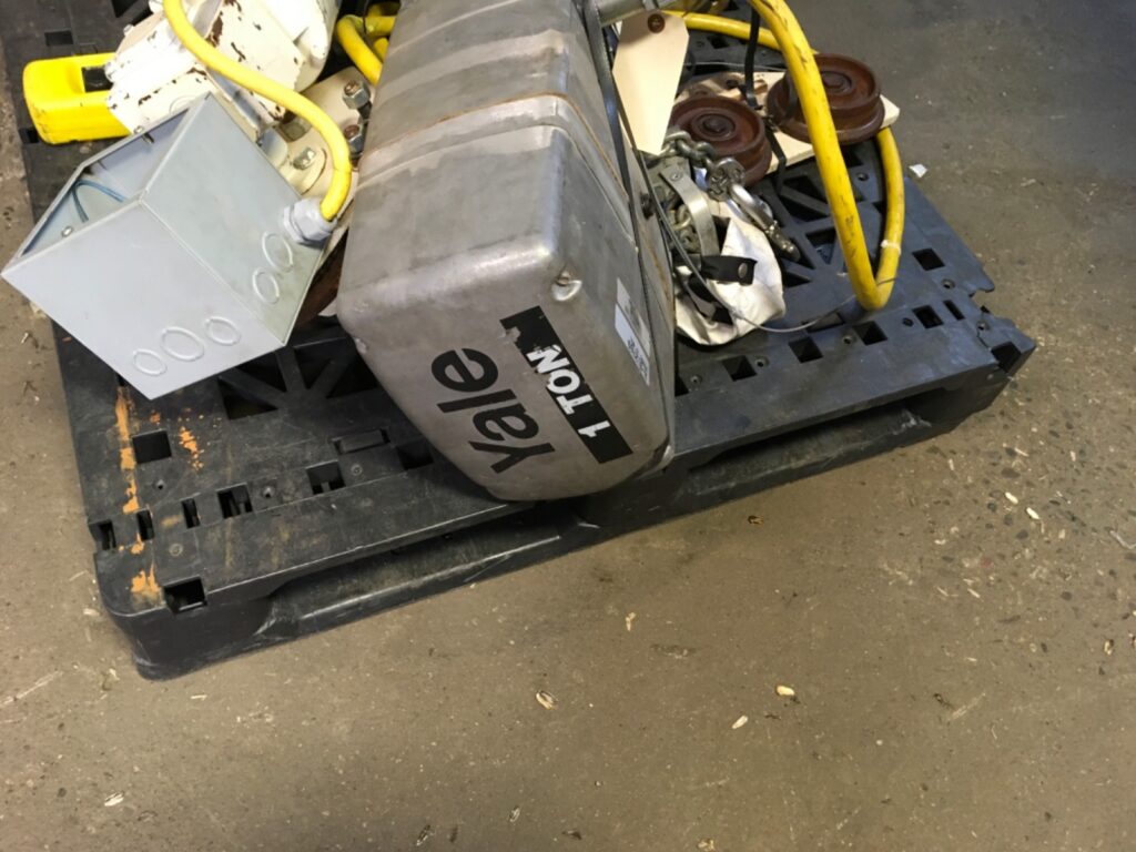 YALE 1 ton 3phase hoist with motor trolley, KEL1-10RT1551, 230/460v, (ADI-1507) - Image 2