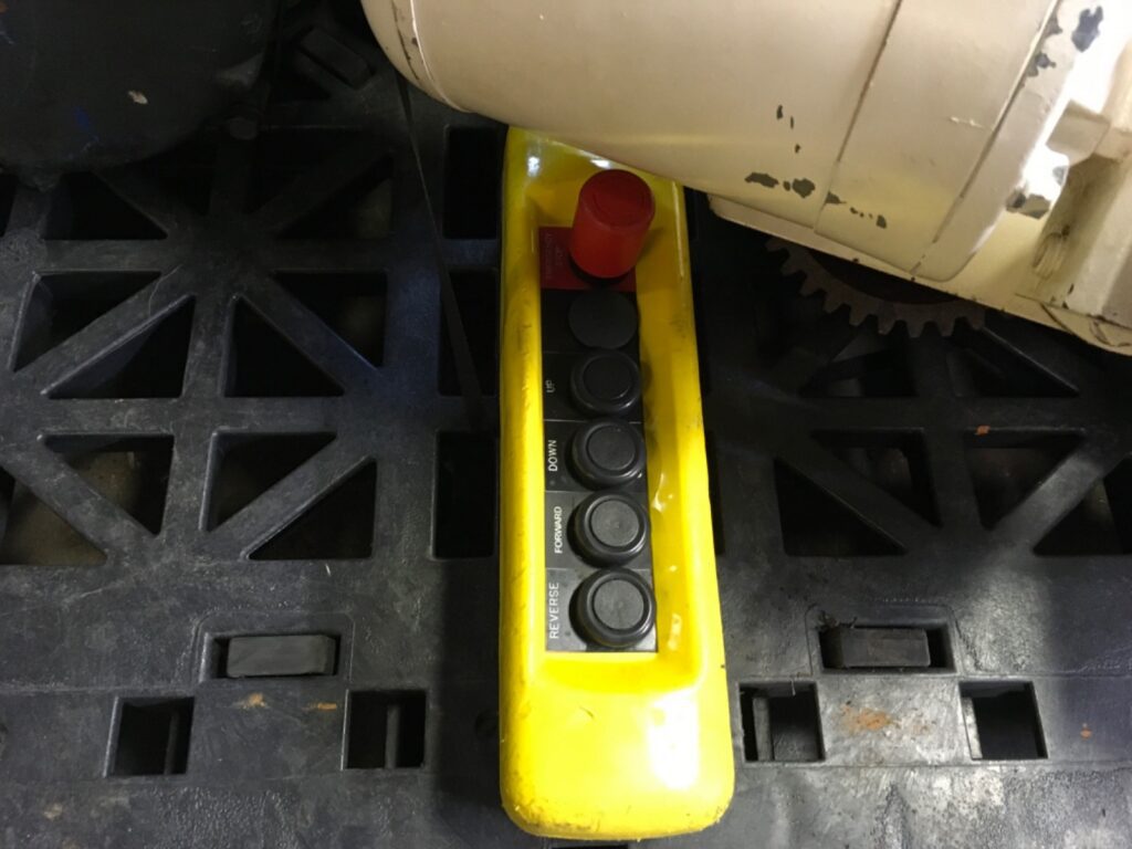 YALE 1 ton 3phase hoist with motor trolley, KEL1-10RT1551, 230/460v, (ADI-1507) - Image 4