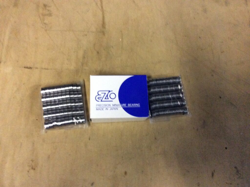 EZO bearings qty 100 per box, #685 2RS SRL 100 1110, NOS, (MOT-32)