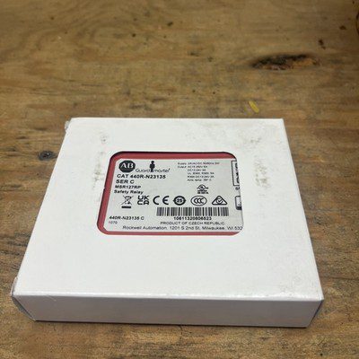 Allen Bradley #440R-N23135, SER-C, NOS, KP-1729