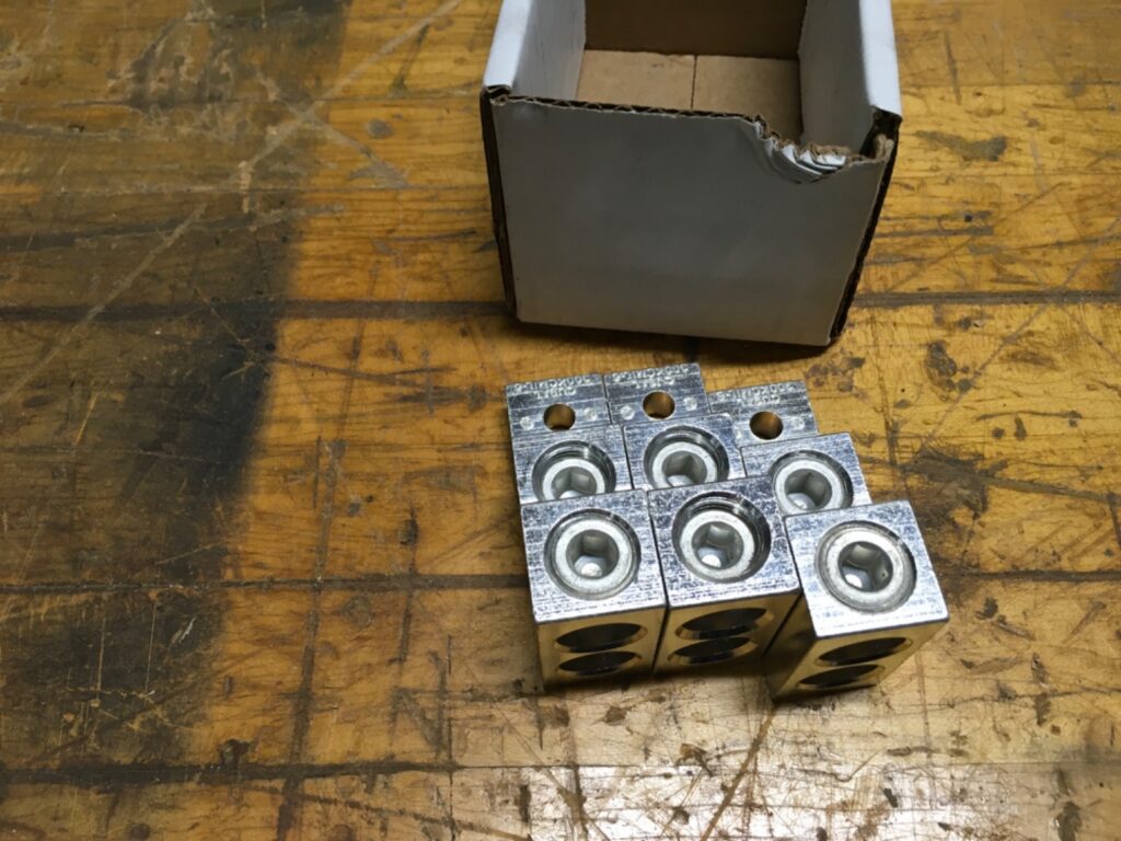 Burndy lugs, 3pcs, K11A30U, 392023, NOS, (KP-2012) - Image 2