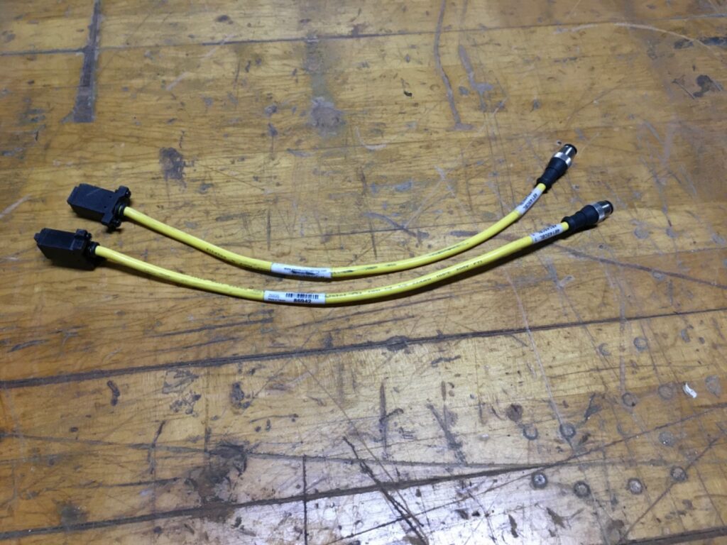 2-Banner engineering short cables, DELSE-81D, NOS, (KP-2027)