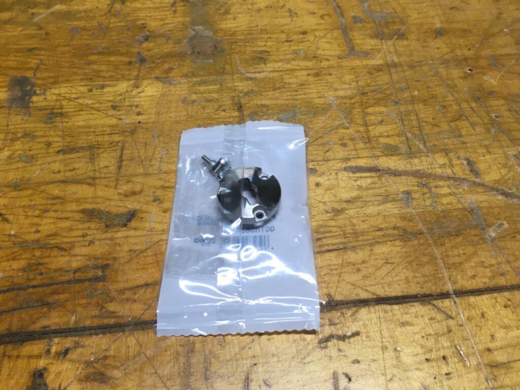 IMAO 1/4 turn receptacle, QCTH0834-B, NOS, (KP-2040) - Image 2