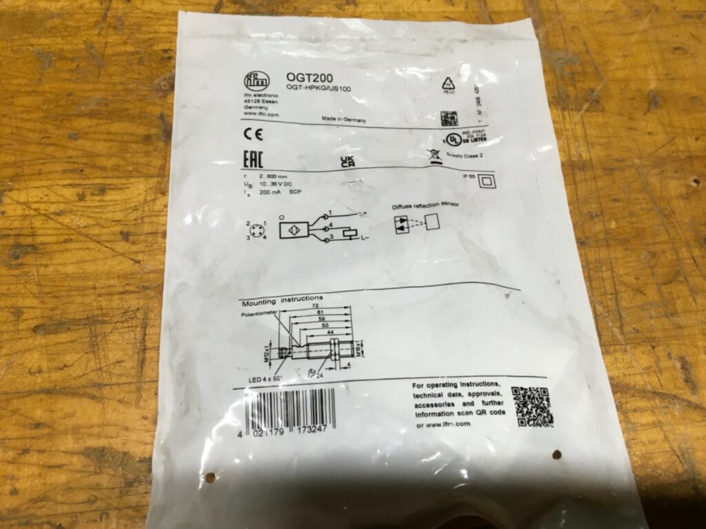 IFM OGT200, OGT-HPKG/US100, diffuse reflection sensor, NOS, (KP-2050)