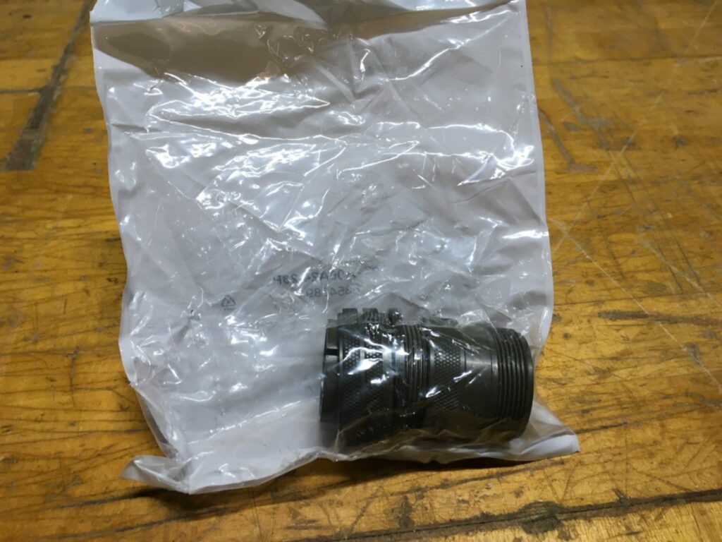 Amphenol circular MIL spec connector, 97-3106A24-28P, 24P, NOS, (KP-2058)