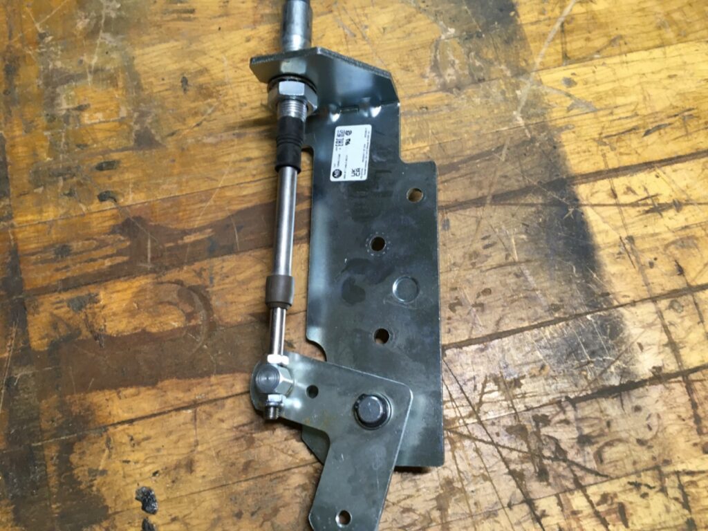 Allen Bradley 1494U-C44, 400A 4FT cable mech, NOS, (KP-2069) - Image 2